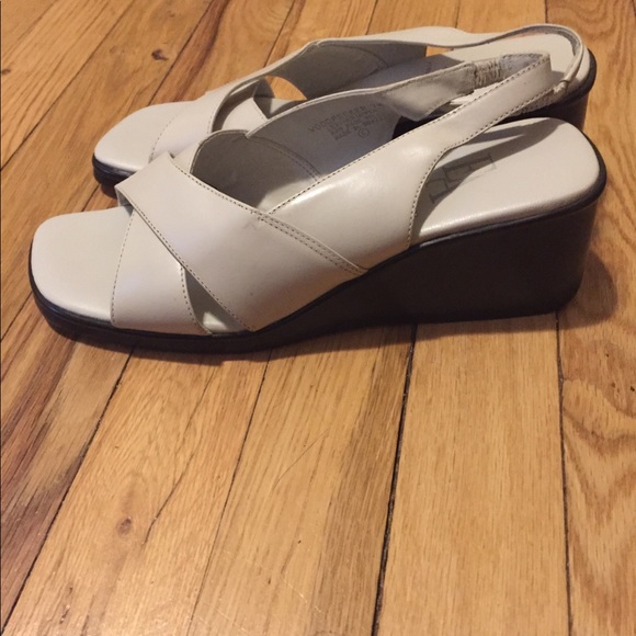 Vintage Aigner chunky slingbacks - Picture 4 of 8